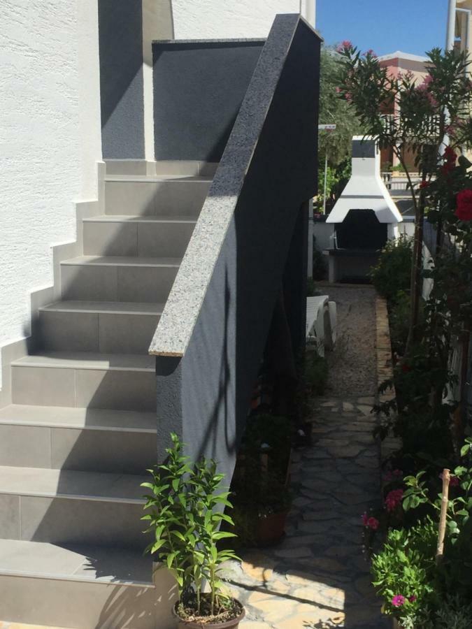 Apartment Roko Vir Exterior foto